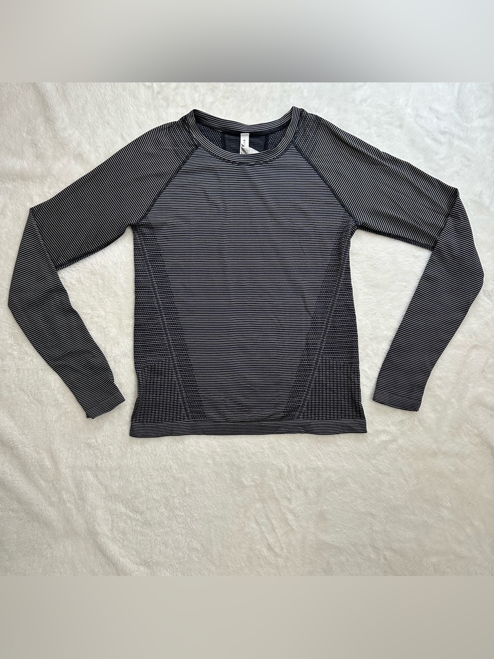 Athleta Momentum Seamless Long Sleeve Top Black Stripe Size M